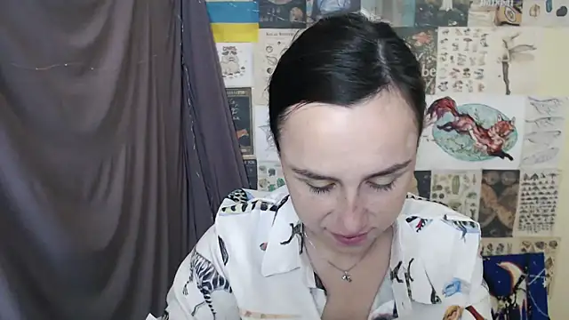 VeryVeryVeryShy  online show from September 11, 5:40 am