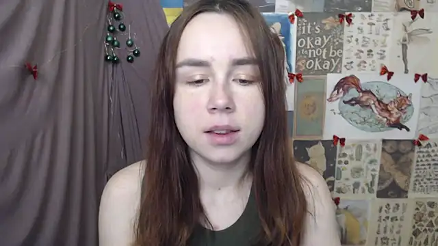 VeryVeryVeryShy  online show from January 19, 6:50 am