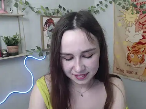 VeryVeryVeryShy  online show from April 18, 5:50 pm