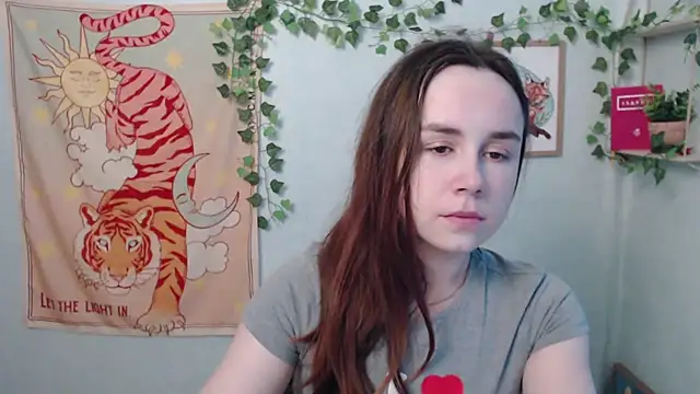 Snapshot of VeryVeryVeryShy_ chatting on June 17, 5:43 am VeryVeryVeryShy online show from June 17, 5:43 am