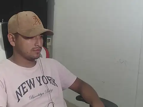 Snapshot of kylian_07 chatting on February 19, 2:29 am kylian 07 online show from February 19, 2:29 am