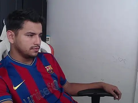 Snapshot of kylian_07 chatting on February 25, 5:22 pm kylian 07 online show from February 25, 5:22 pm