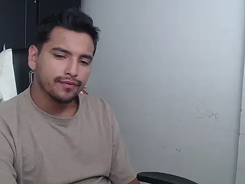 Snapshot of kylian_07 chatting on February 26, 6:29 pm kylian 07 online show from February 26, 6:29 pm