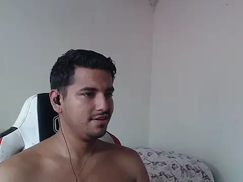 Snapshot of kylian_07 chatting on March 4, 5:08 pm kylian 07 online show from March 4, 5:08 pm