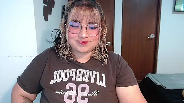 yini angel online show from May 25, 11:11 pm