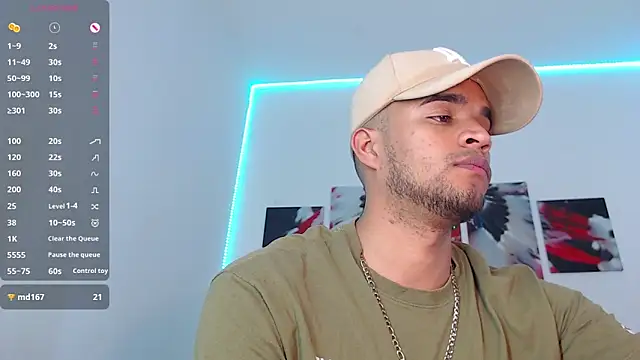 Snapshot of Bigcock_21cm_ chatting on December 4, 11:02 pm Bigcock 21cm  online show from December 4, 11:02 pm