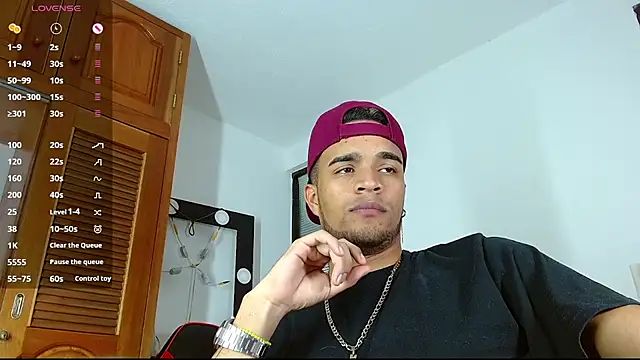 Snapshot of Bigcock_21cm_ chatting on February 22, 10:09 pm Bigcock 21cm  online show from February 22, 10:09 pm