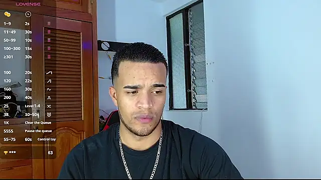 Snapshot of Bigcock_21cm_ chatting on February 25, 10:18 pm Bigcock 21cm  online show from February 25, 10:18 pm