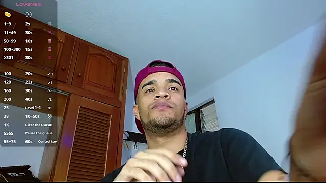 Snapshot of Bigcock_21cm_ chatting on February 26, 3:52 pm Bigcock 21cm  online show from February 26, 3:52 pm