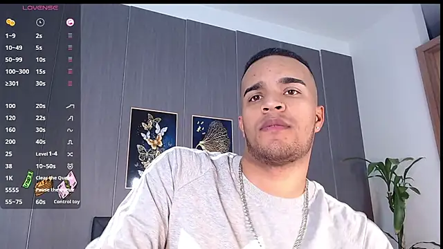 Snapshot of Bigcock_21cm_ chatting on March 18, 7:53 pm Bigcock 21cm  online show from March 18, 7:53 pm