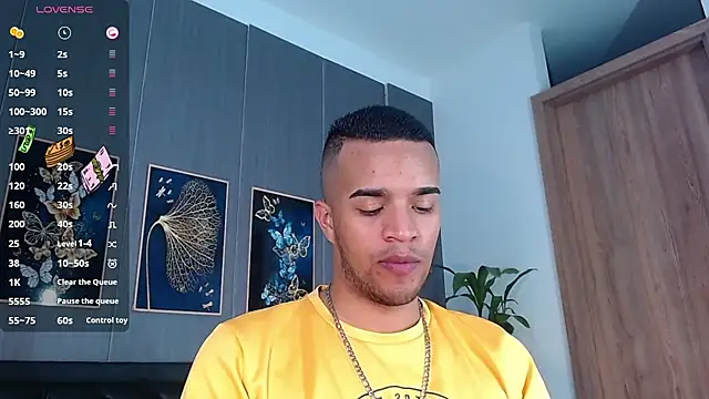 Snapshot of Bigcock_21cm_ chatting on March 19, 7:49 pm Bigcock 21cm  online show from March 19, 7:49 pm