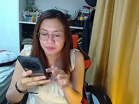 crizzybel online show from April 18, 5:33 am