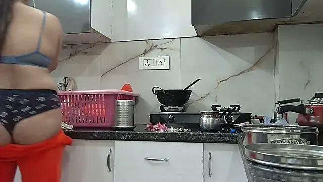 Zoya Varma004 online show from February 5, 6:13 am