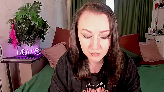 Mira Xo  online show from November 3, 11:00 am