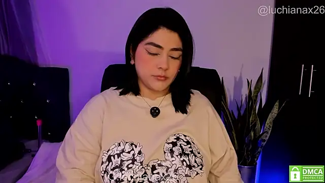 lucy26  online show from June 3, 2:14 am