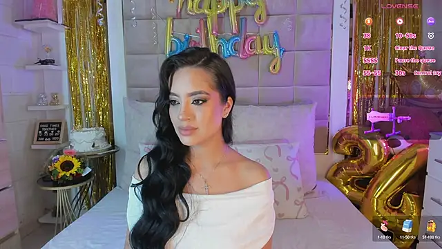 Victoria adaams online show from March 7, 6:33 pm