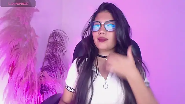 Snapshot of liz_bedoutxx chatting on October 9, 12:19 am liz bedoutxx online show from October 9, 12:19 am