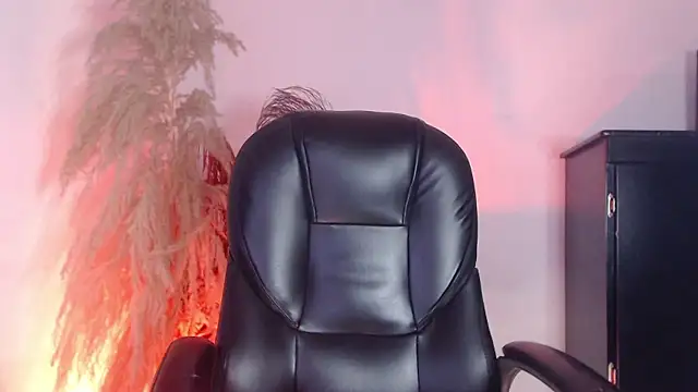 Snapshot of liz_bedoutxx chatting on January 9, 1:08 am liz bedoutxx online show from January 9, 1:08 am