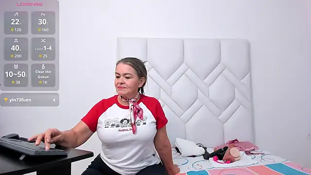 Mature Hard online show from December 2, 8:48 pm