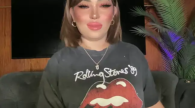 BigDominaMia online show from February 2, 3:28 pm