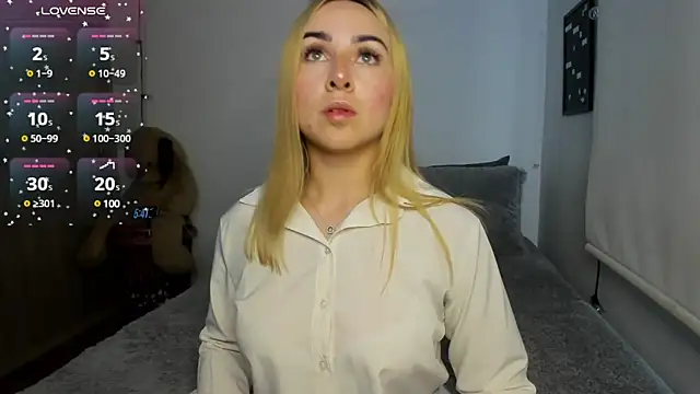 Snapshot of sophi_mooreno chatting on February 26, 10:42 pm sophi mooreno online show from February 26, 10:42 pm