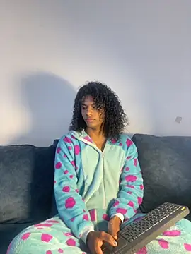 Lucas eevans online show from November 25, 12:49 pm