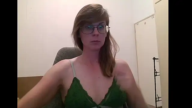 Snapshot of SavannaGirly chatting on April 22, 6:53 pm SavannaGirly online show from April 22, 6:53 pm