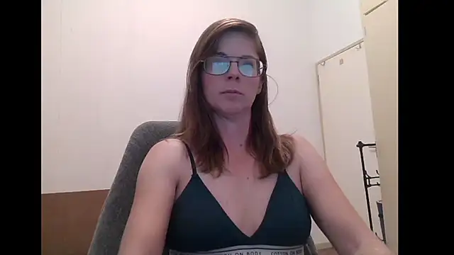 Snapshot of SavannaGirly chatting on April 27, 8:56 am SavannaGirly online show from April 27, 8:56 am