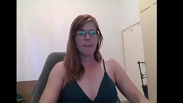 Snapshot of SavannaGirly chatting on May 28, 9:28 am SavannaGirly online show from May 28, 9:28 am