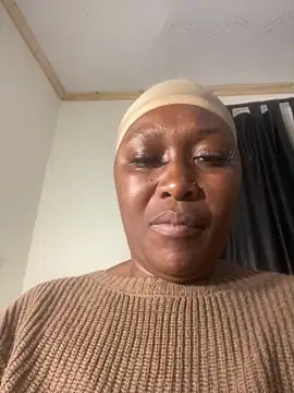 Snapshot of Cardiebae89 chatting on February 27, 12:10 am Cardiebae89 online show from February 27, 12:10 am