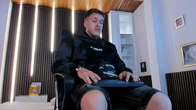 keane lee online show from December 5, 11:52 am