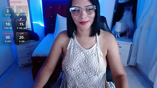 Wanda Milf online show from October 1, 8:15 pm