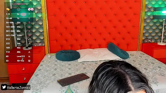 Snapshot of VallerieJones chatting on February 10, 8:13 pm VallerieJones online show from February 10, 8:13 pm