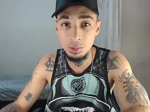 emiliano hottt online show from December 15, 9:56 am