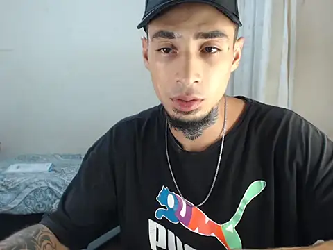 emiliano hottt online show from January 28, 11:39 pm