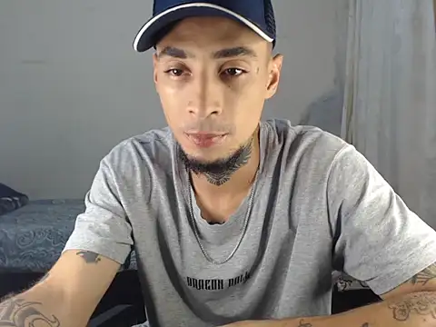 emiliano hottt online show from March 9, 3:43 am