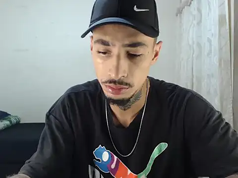 emiliano hottt online show from October 12, 3:55 pm