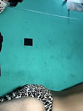 Snapshot of pariraj001 chatting on February 11, 3:50 pm pariraj001 online show from February 11, 3:50 pm