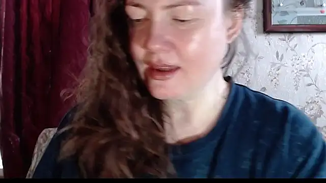 EmilyDoth online show from March 16, 4:40 am