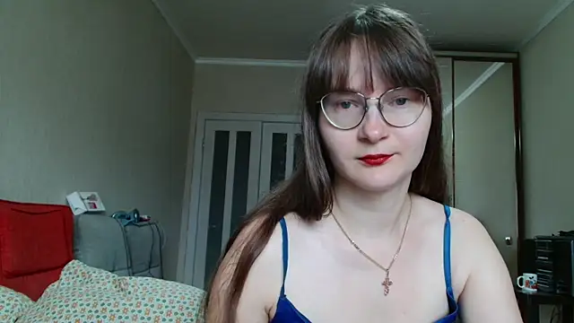 KiraGoldens online show from June 2, 6:15 am