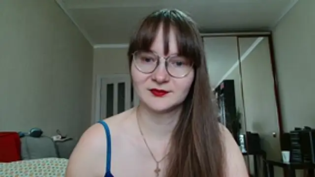 KiraGoldens online show from June 11, 6:33 am