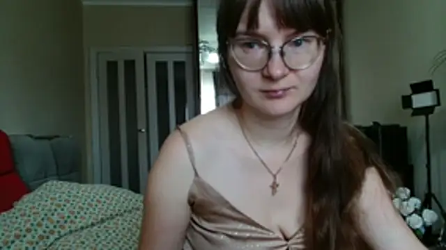 KiraGoldens online show from June 17, 6:27 am