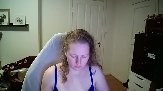 Girlnina-1995 online show from February 11, 10:04 pm