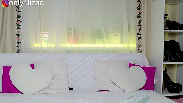 Only1liza online show from May 17, 9:44 pm
