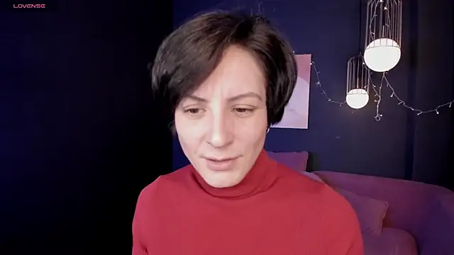 LorenDaze online show from February 19, 2:01 pm