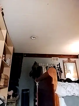 eatmeplease44 online show from October 22, 6:29 pm