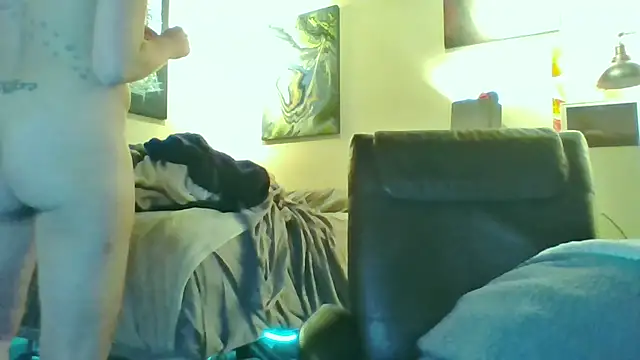 eatmeplease44 online show from November 12, 12:27 pm