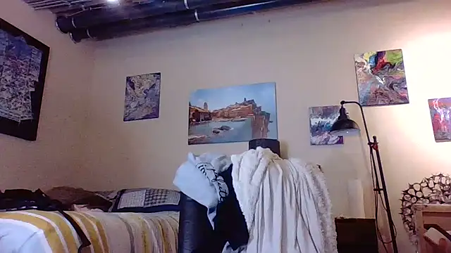 eatmeplease44 online show from March 12, 8:37 pm