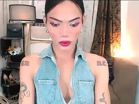Snapshot of ELLIZABETHFORCUMXX chatting on February 11, 1:38 pm ELLIZABETHFORCUMXX online show from February 11, 1:38 pm