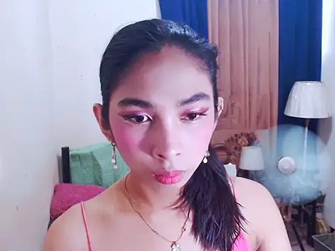 Snapshot of ELLIZABETHFORCUMXX chatting on May 2, 1:21 am ELLIZABETHFORCUMXX online show from May 2, 1:21 am
